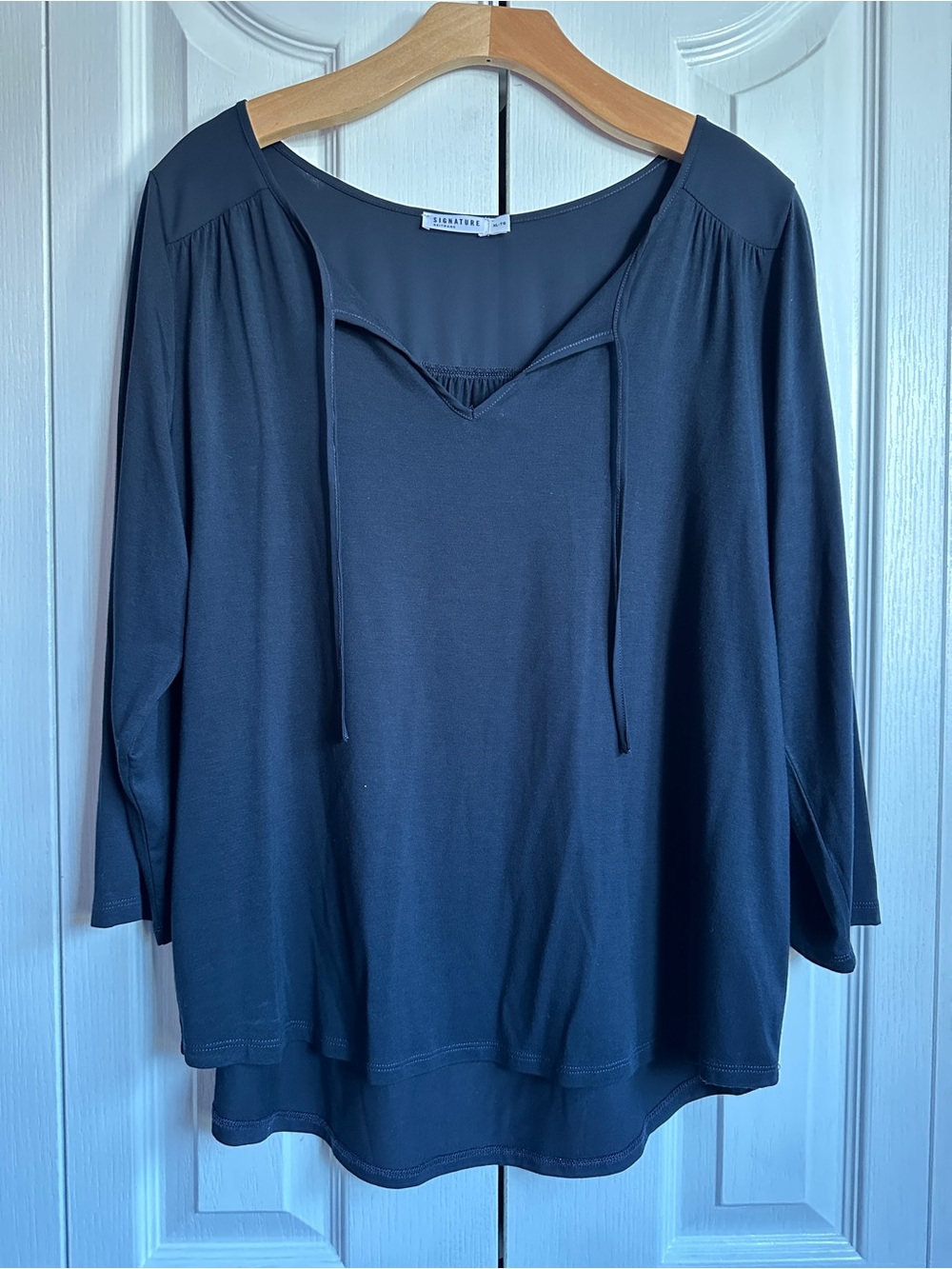 Reitmans Navy 3/4 Sleeve V-Neck Tunic with Tie Neck Detail XL